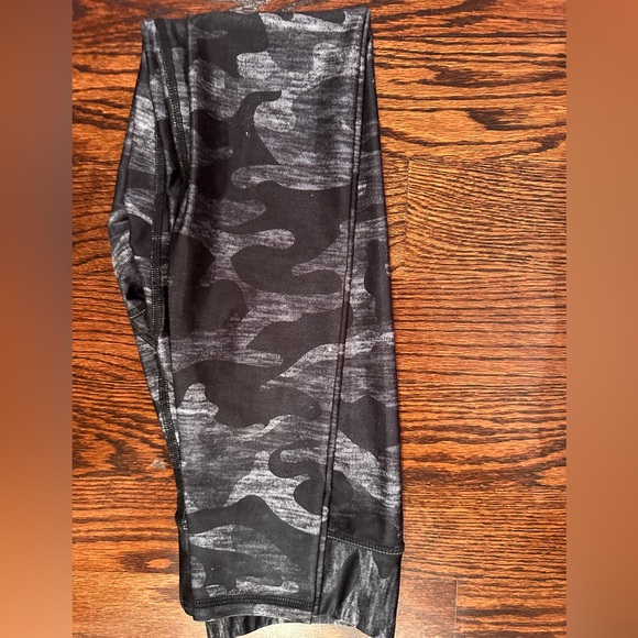 Terez high band leggings- 
Size Small 
Like new condition. - Picture 6 of 6